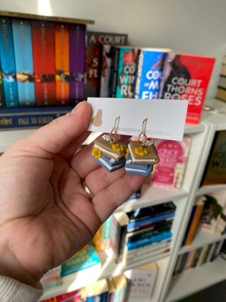 Book Nook - White & Yellow Daisiesearrings
